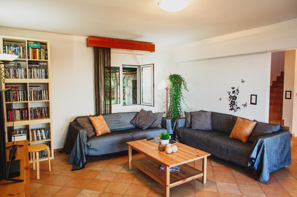 Wild Pear Villa Λυγαριά Εξωτερικό φωτογραφία